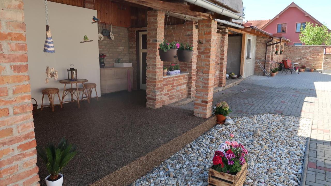 Homestay Apartman Lanzhot *